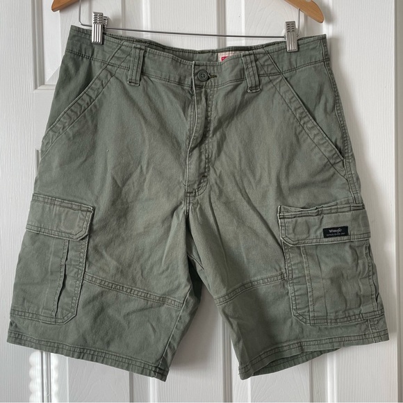 Wrangler Other - Wrangler Men’s Cargo Shorts in Cool Sage Green 0086 🎆